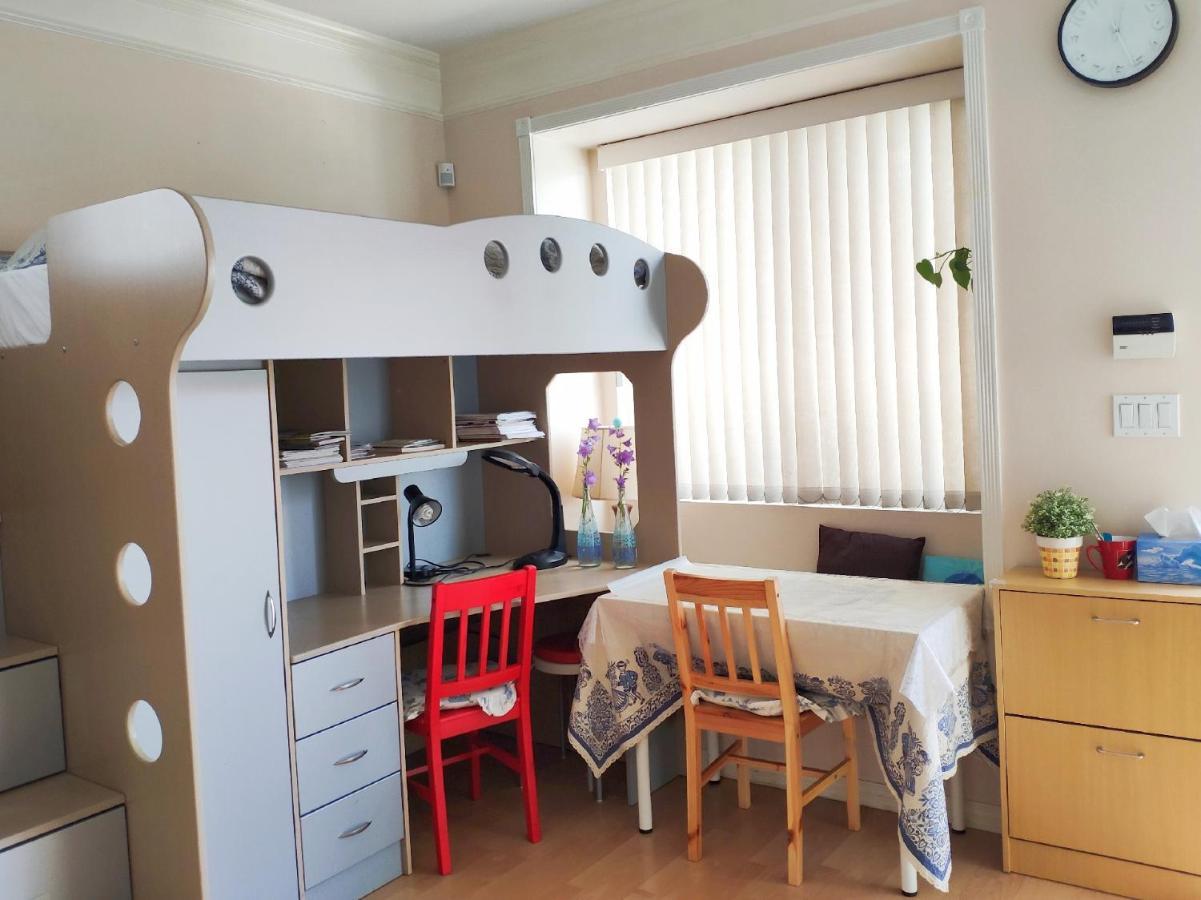 Helen'S House / Close To Skytrain And Airport Vancouver Luaran gambar